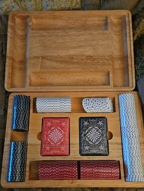 Marlboro Wooden Poker Set with Red and Black Playing Cards and Multi-Color Chips